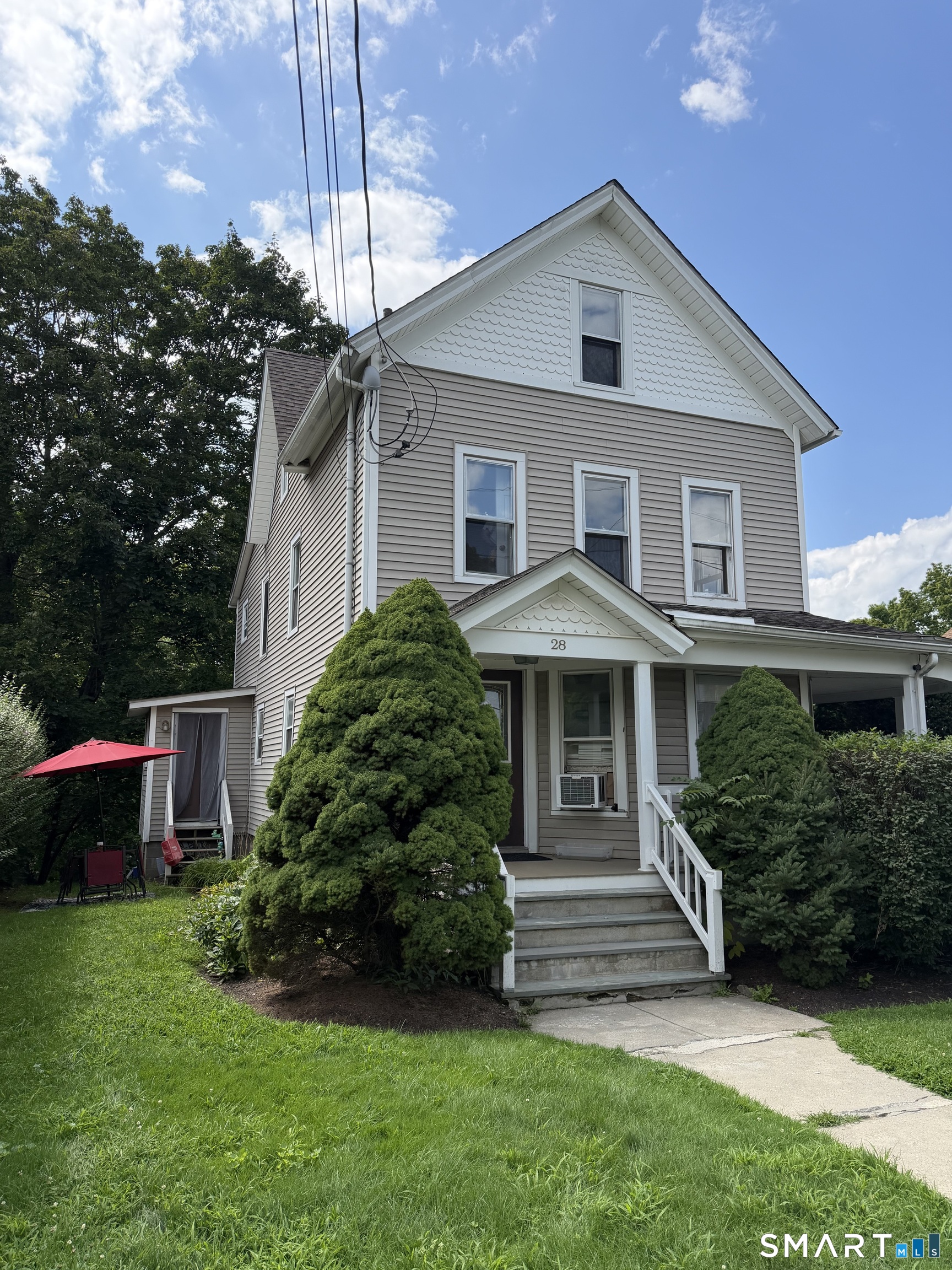 28 Davis Street Danbury CT 06810