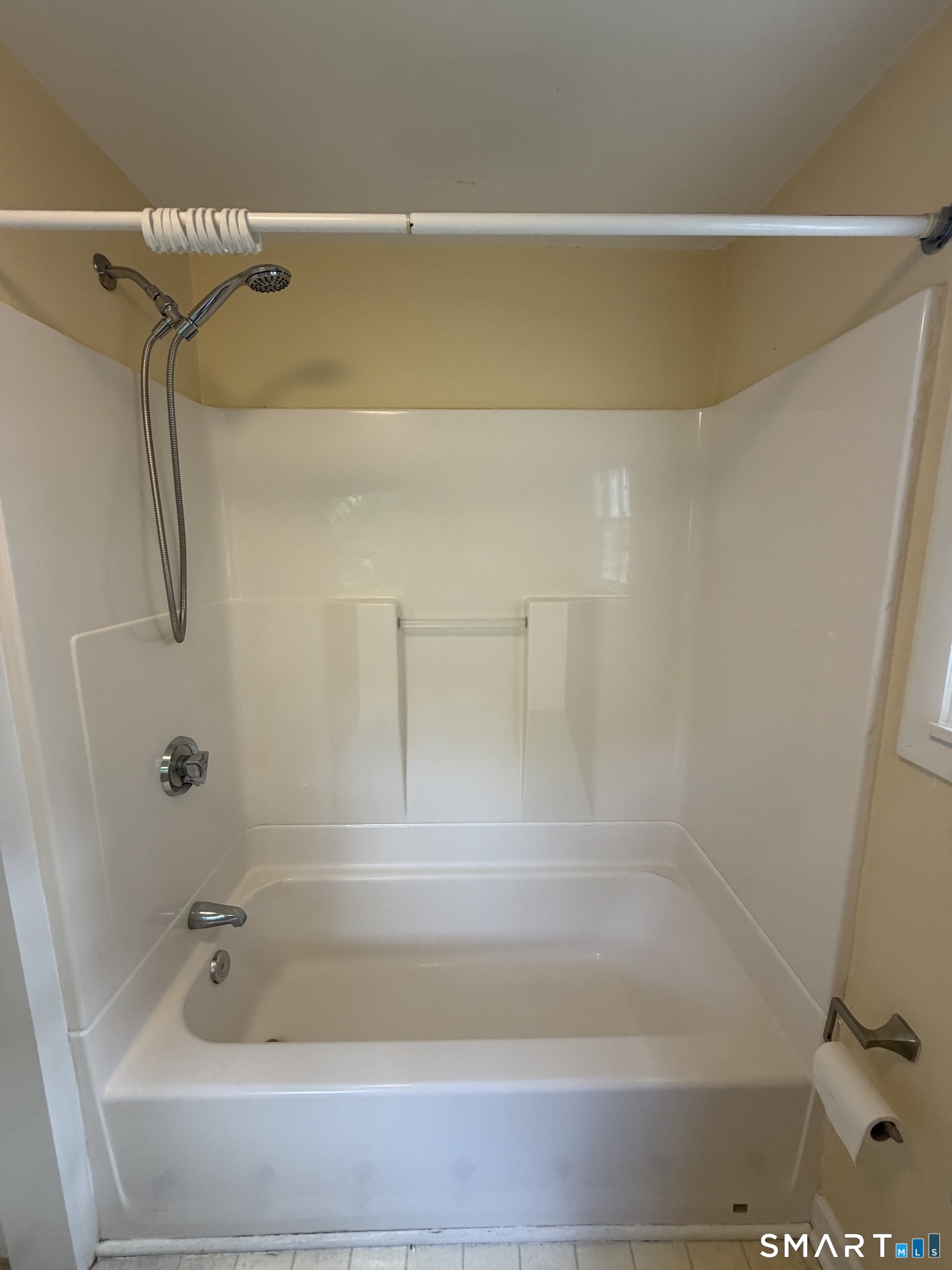 28 Davis Street Danbury CT 06810