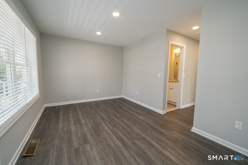139 Main Street East Haven CT 06512