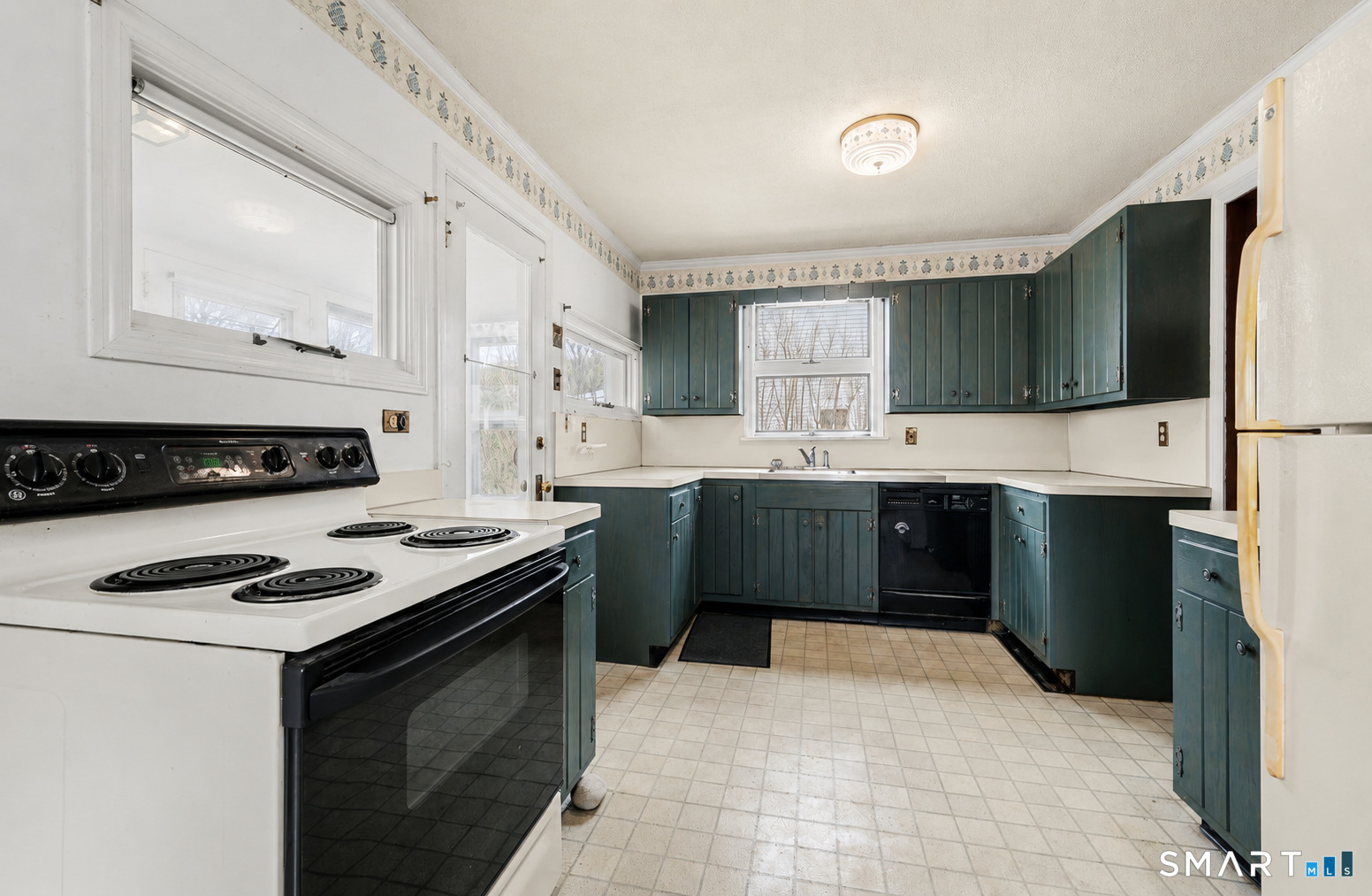 71 S Washington Avenue East Lyme CT 06357
