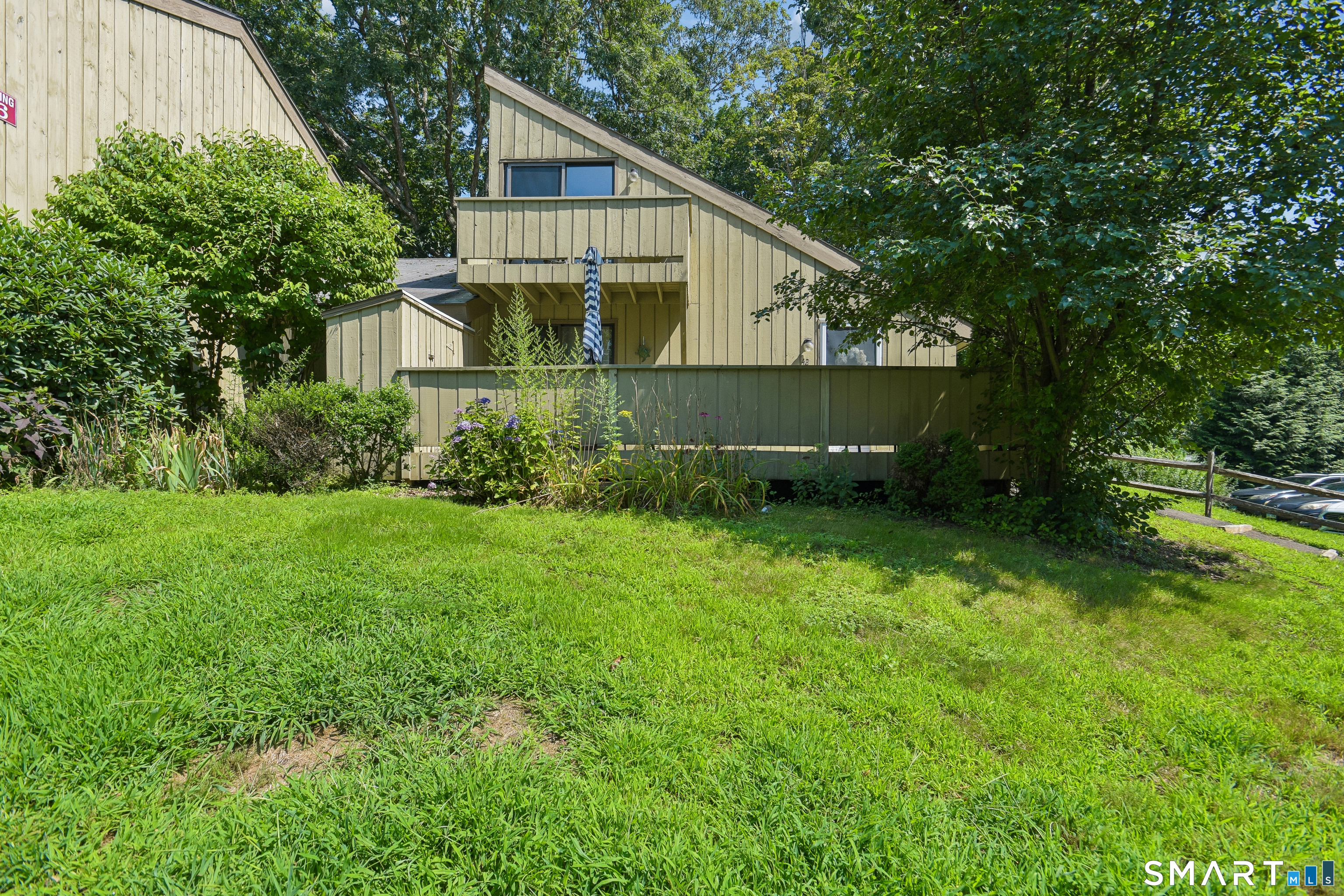 42 Quidnet Court Guilford CT 06437