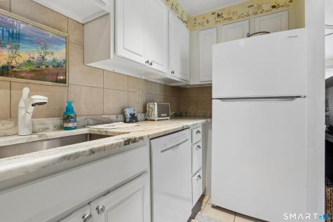 42 Quidnet Court Guilford CT 06437
