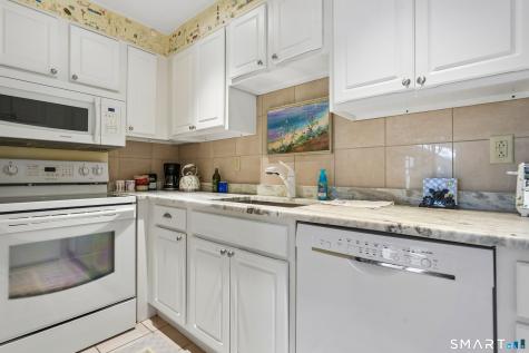 42 Quidnet Court Guilford CT 06437