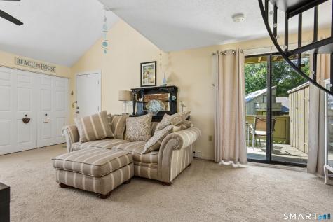 42 Quidnet Court Guilford CT 06437