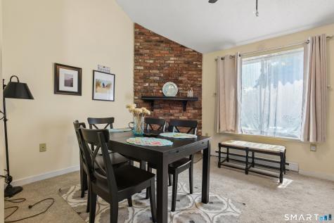 42 Quidnet Court Guilford CT 06437
