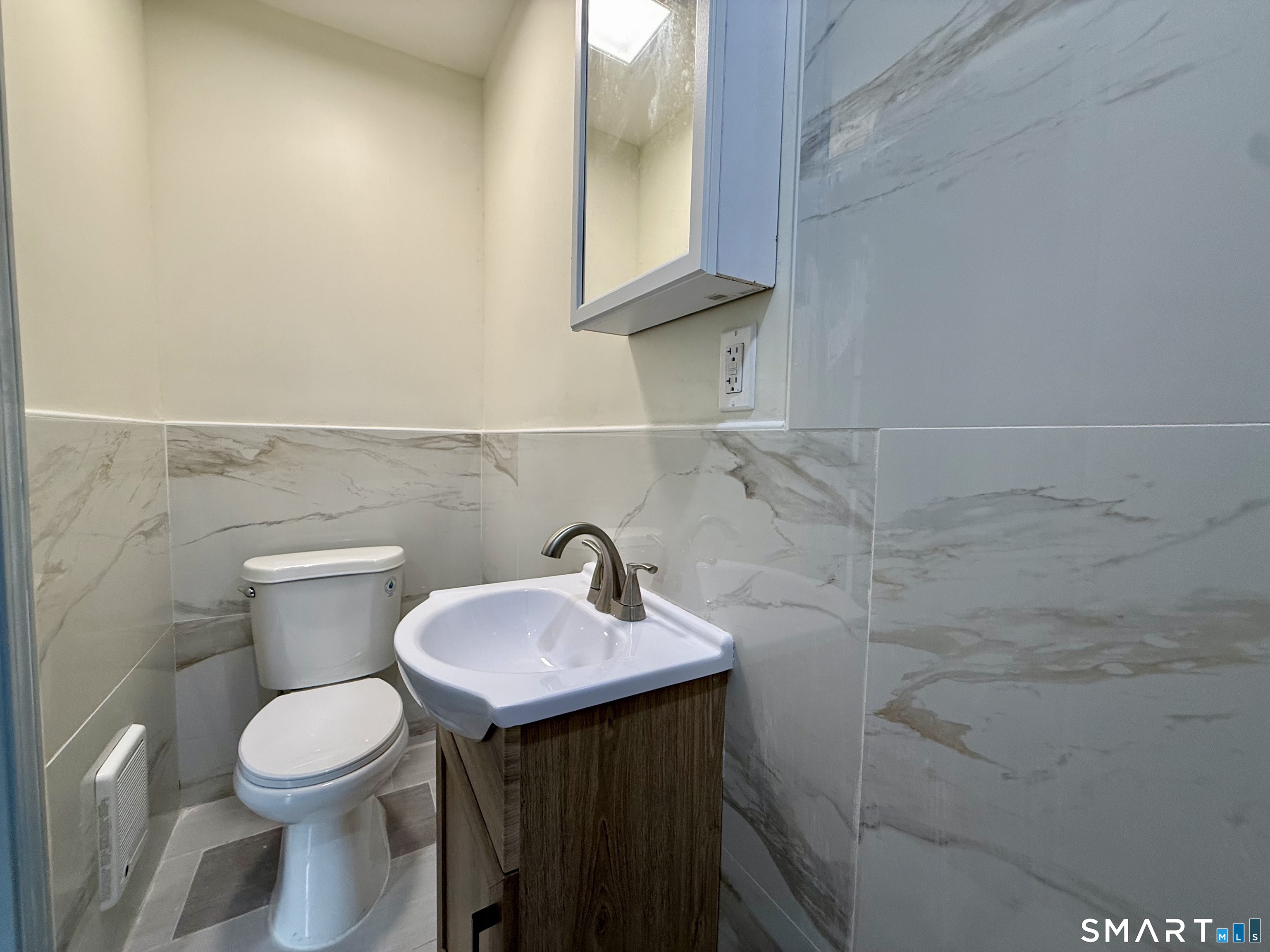 22 Hawthorne Avenue Derby CT 06418