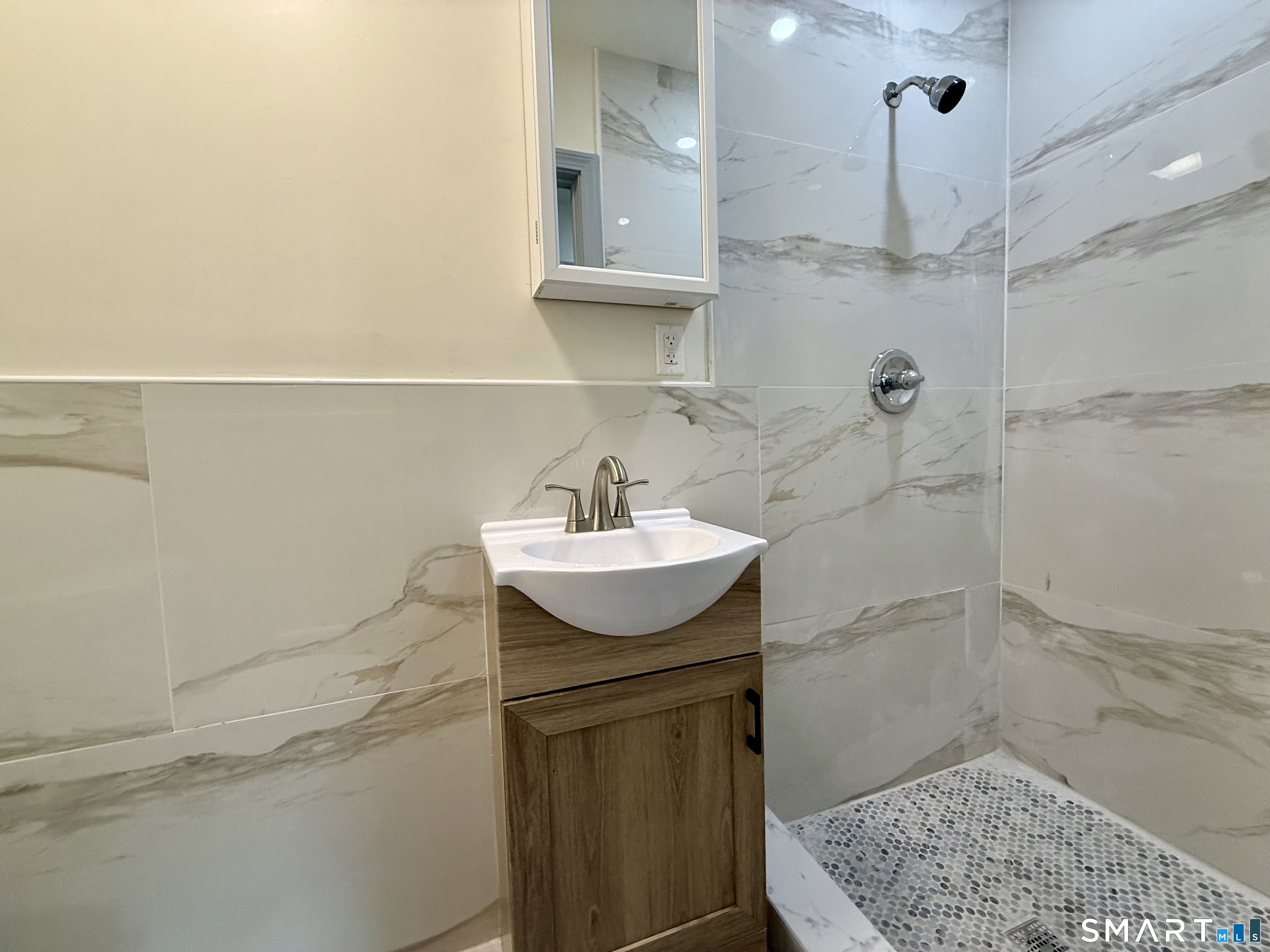 22 Hawthorne Avenue Derby CT 06418
