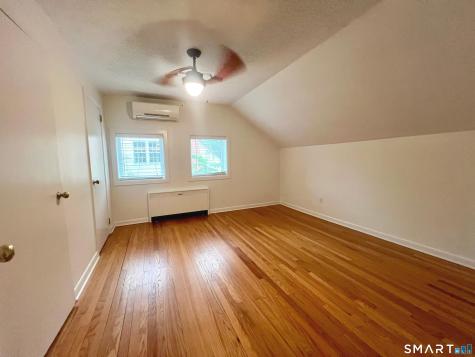 90 Edgewood Way New Haven CT 06515