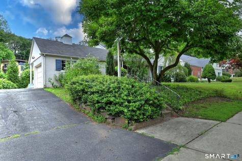 90 Edgewood Way New Haven CT 06515
