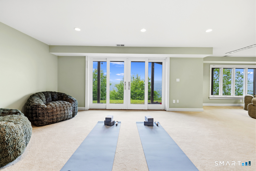 12 Fox Run Sherman CT 06784