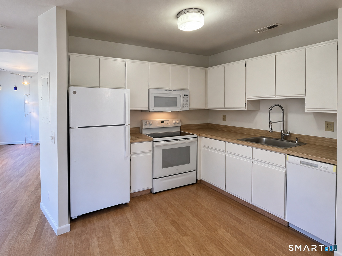 42 Glenwood Avenue Norwalk CT 06854