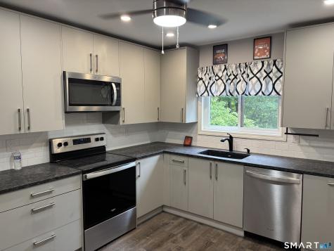28 Granite Road Guilford CT 06437