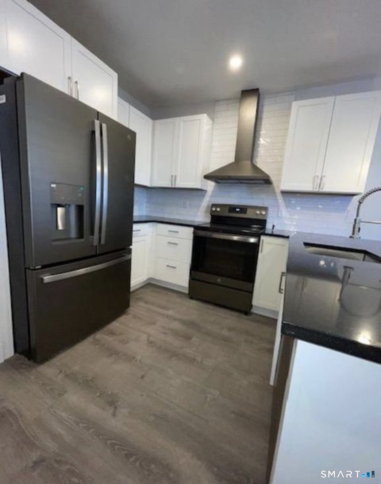1903 Post Road Fairfield CT 06824