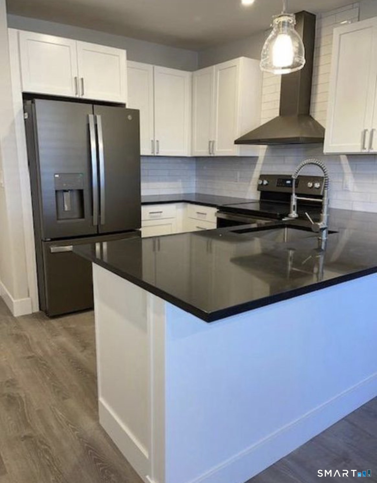 1903 Post Road Fairfield CT 06824