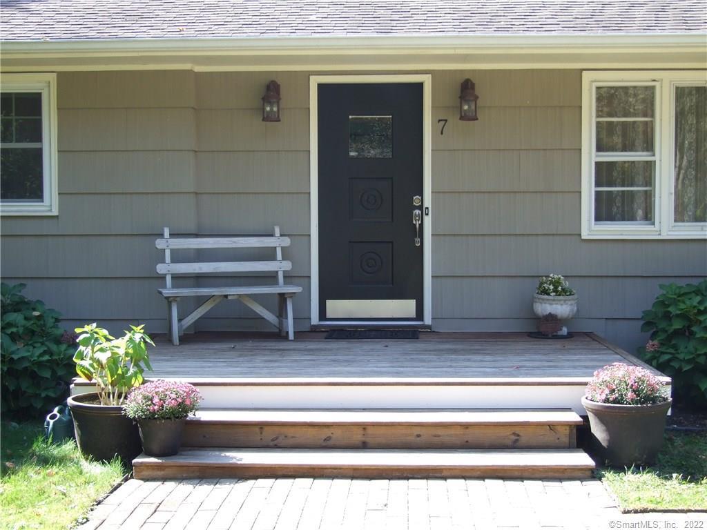7 Fieldstone Drive New Fairfield CT 06812