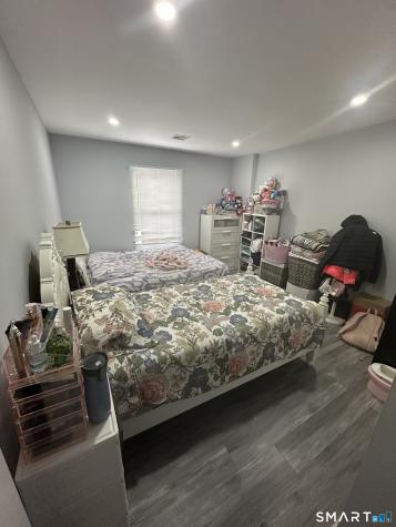 180 Pleasantview Avenue Bridgeport CT 06606