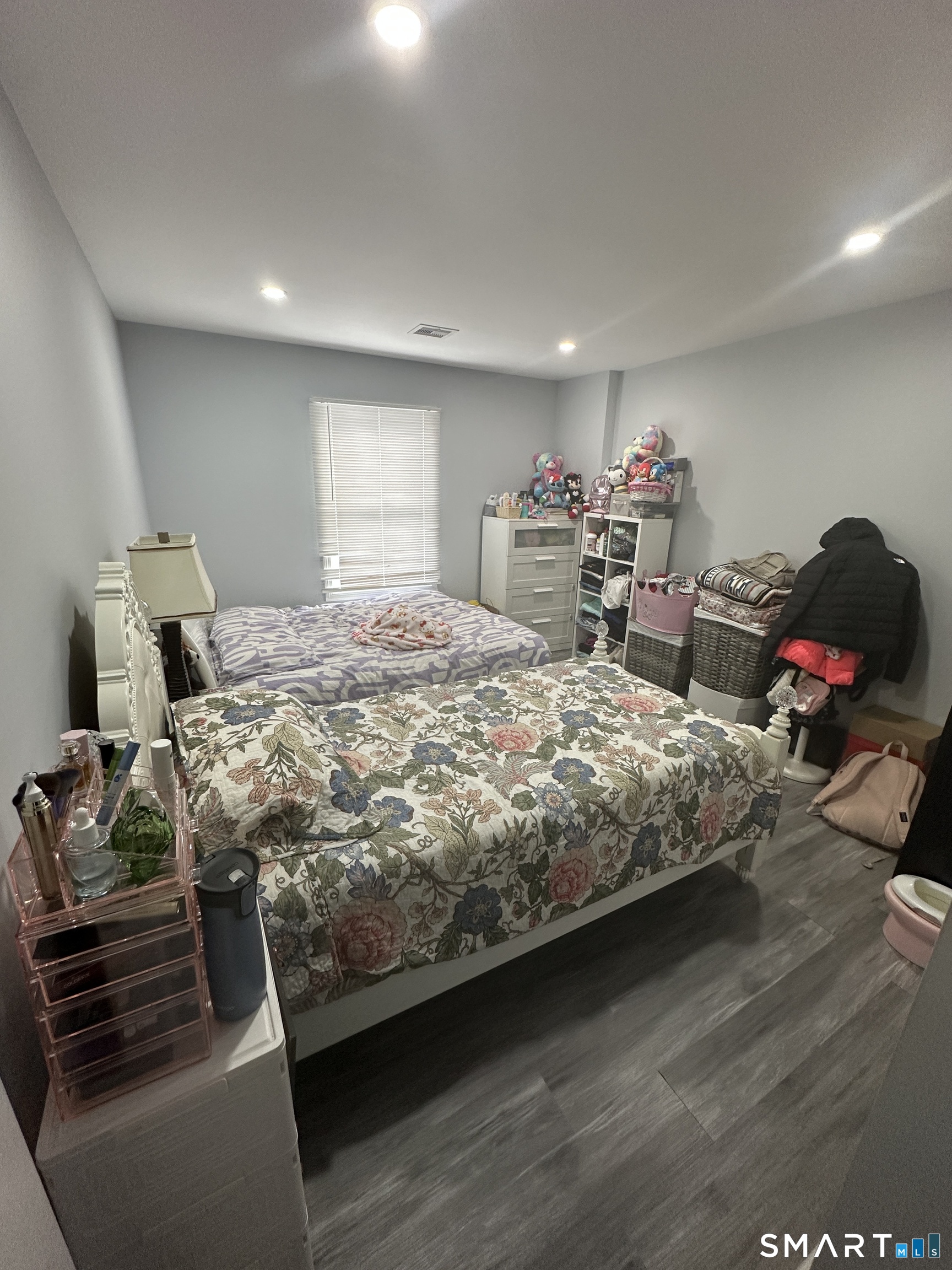 180 Pleasantview Avenue Bridgeport CT 06606
