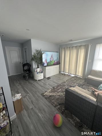 180 Pleasantview Avenue Bridgeport CT 06606
