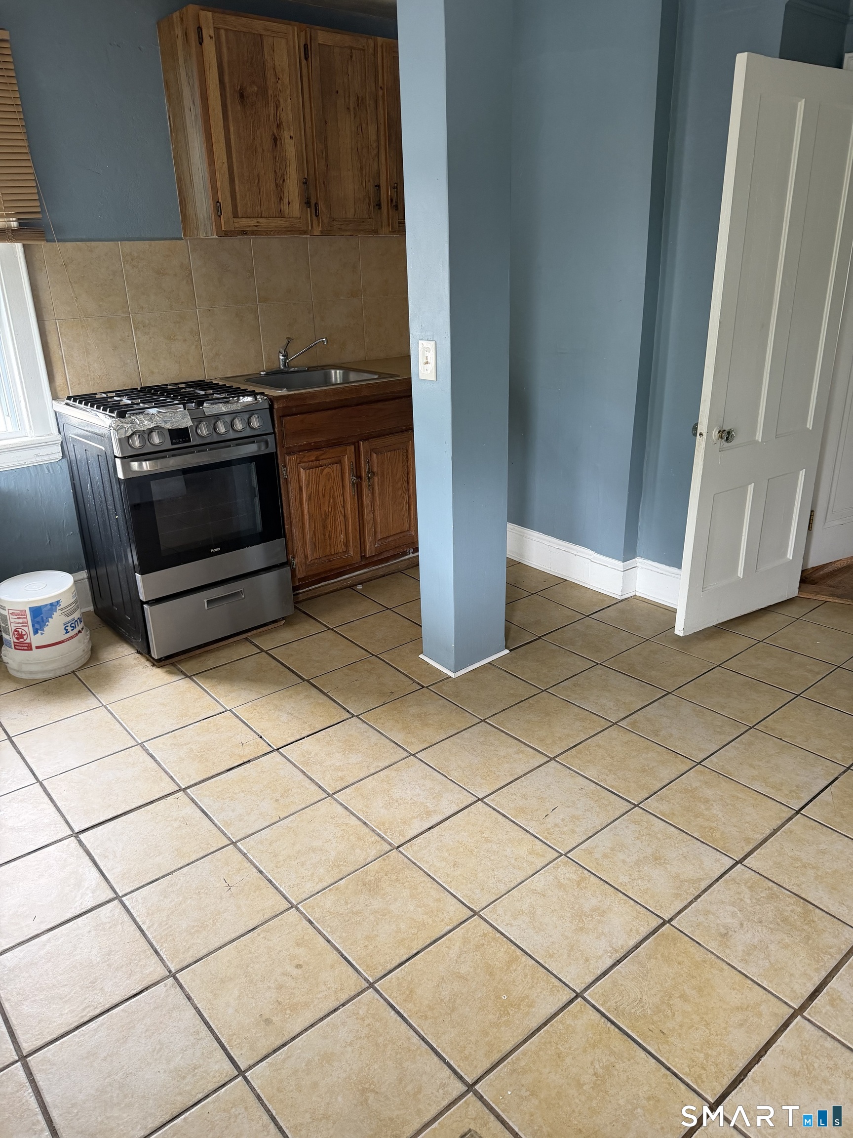21 Holmes Avenue Waterbury CT 06710