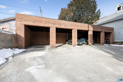 21 Holmes Avenue Waterbury CT 06710