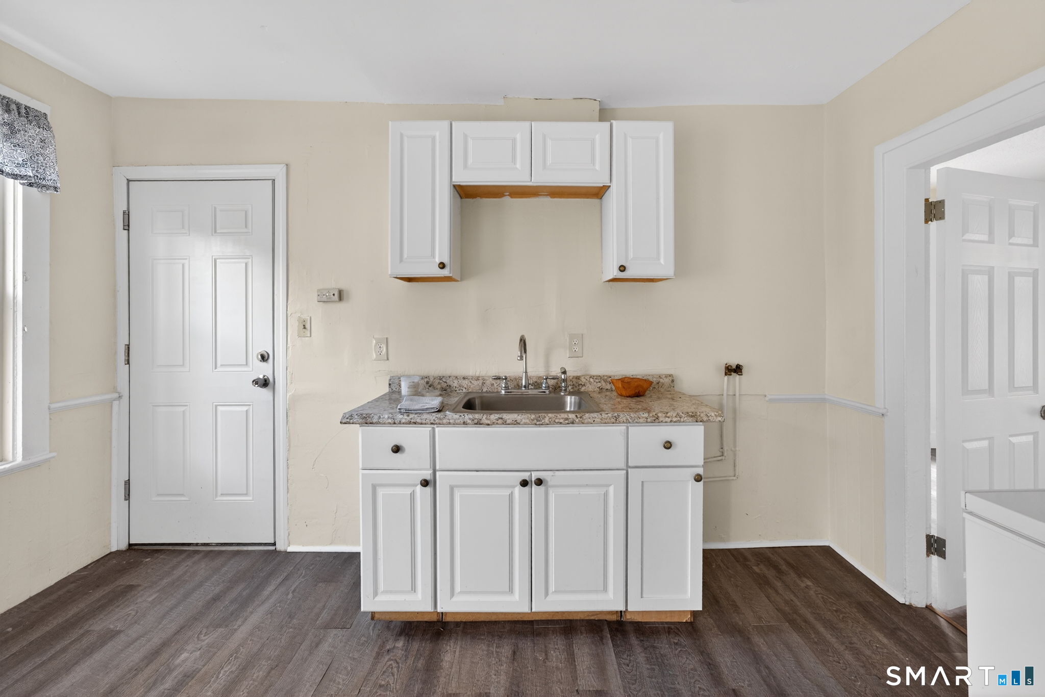 27 Beacon Street Waterbury CT 06704