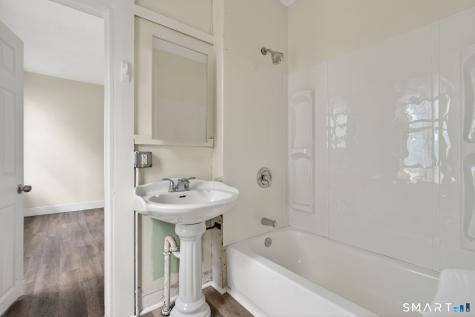 27 Beacon Street Waterbury CT 06704