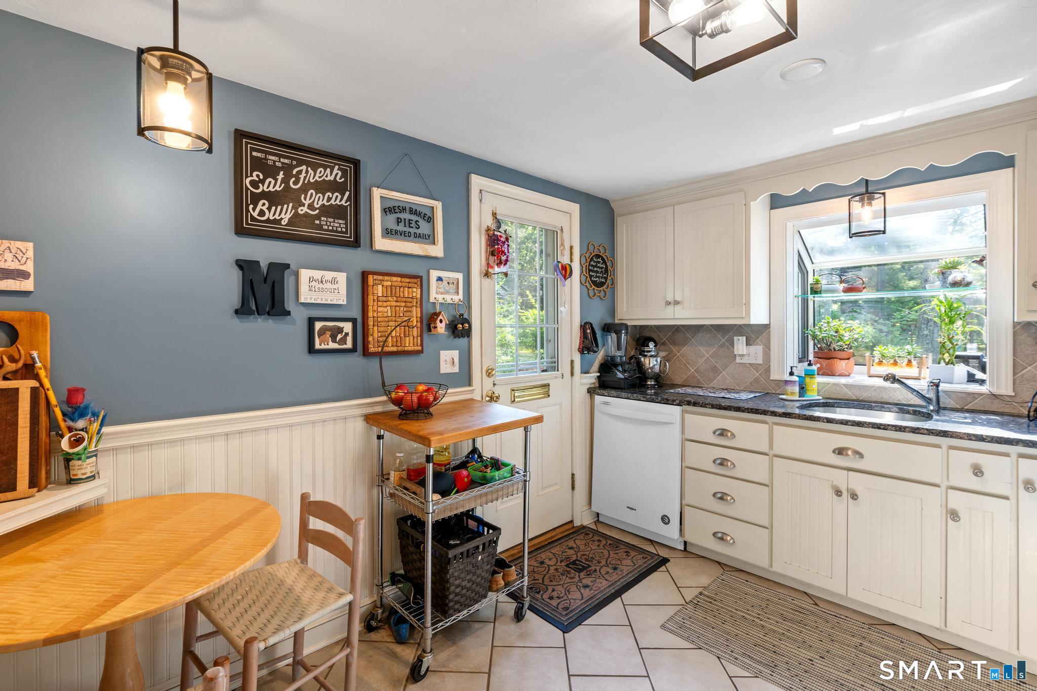 38 Barry Lane Simsbury CT 06070