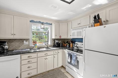 38 Barry Lane Simsbury CT 06070