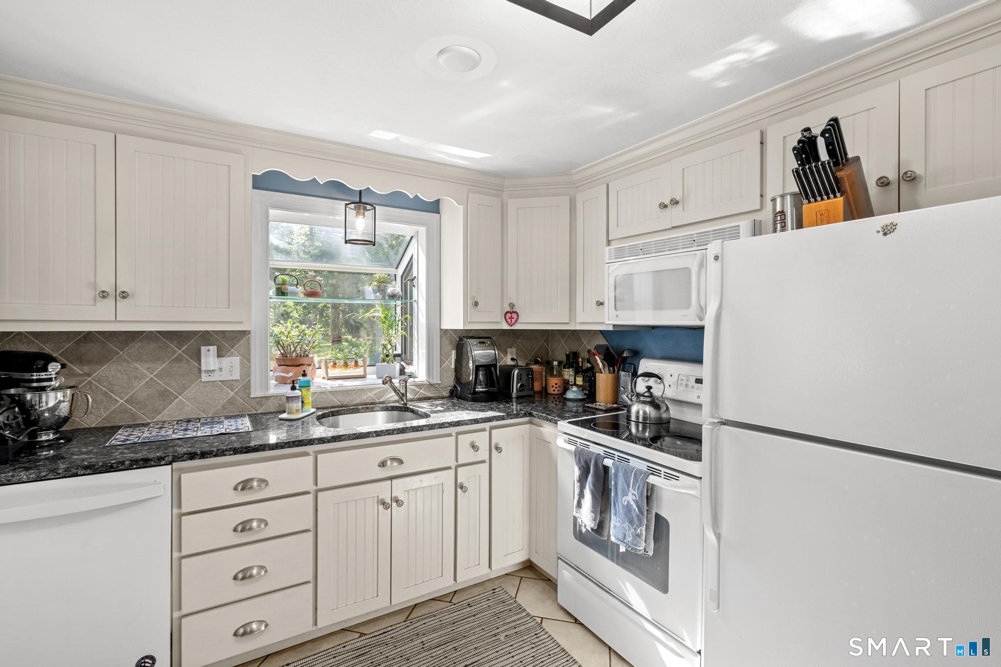 38 Barry Lane Simsbury CT 06070