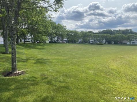 11 Trout Brook Circle Newtown CT 06470