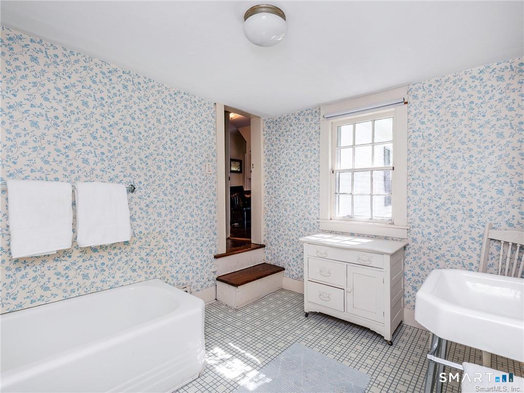 103 Litchfield Road Morris CT 06763