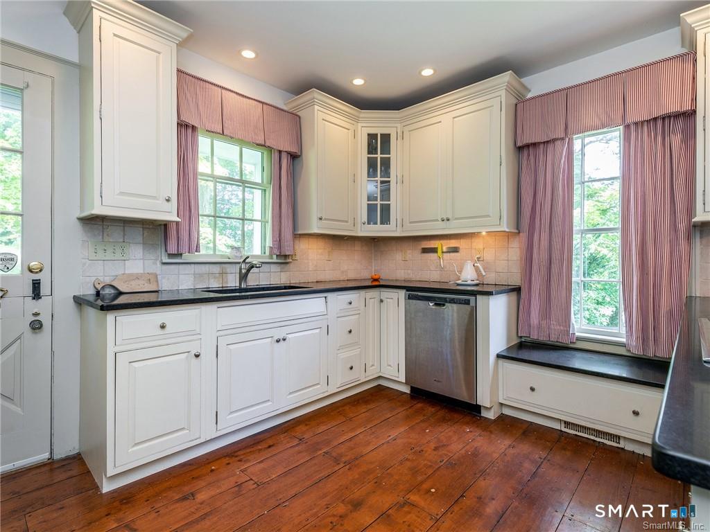 103 Litchfield Road Morris CT 06763
