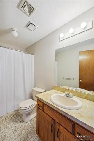 17 Oak Forest Drive Manchester CT 06042