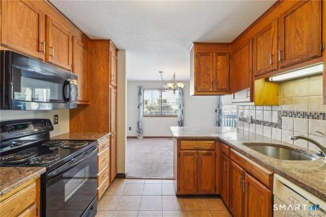 17 Oak Forest Drive Manchester CT 06042