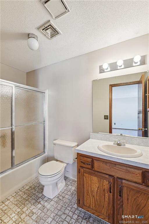 17 Oak Forest Drive Manchester CT 06042