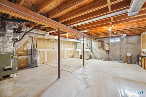 17 Oak Forest Drive Manchester CT 06042