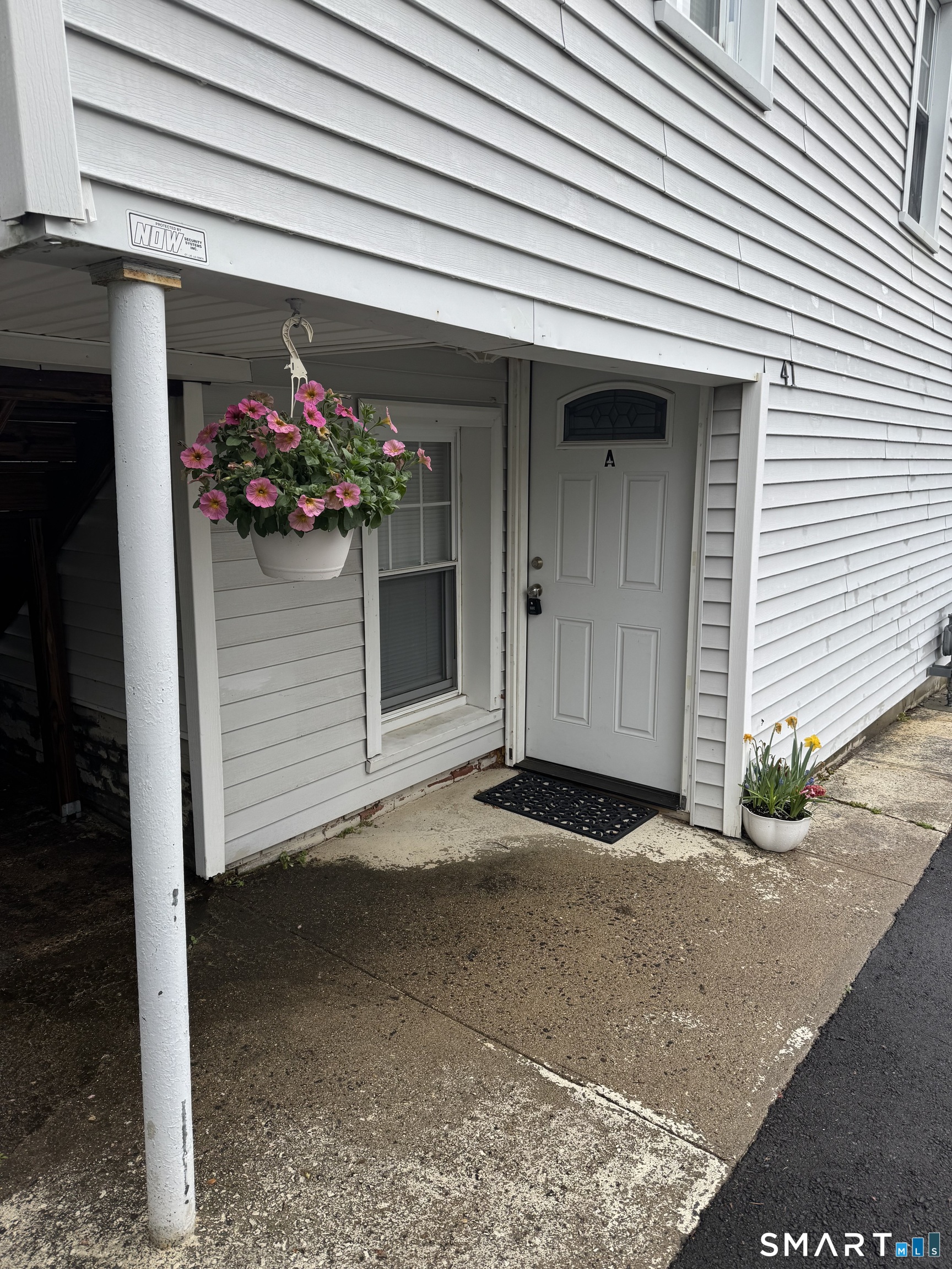 41 Hubbard Place Hamden CT 06517