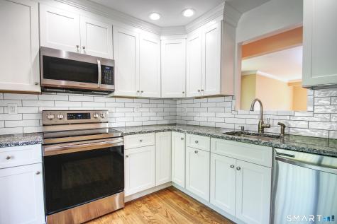 20 Pine Hill Village Shelton CT 06484