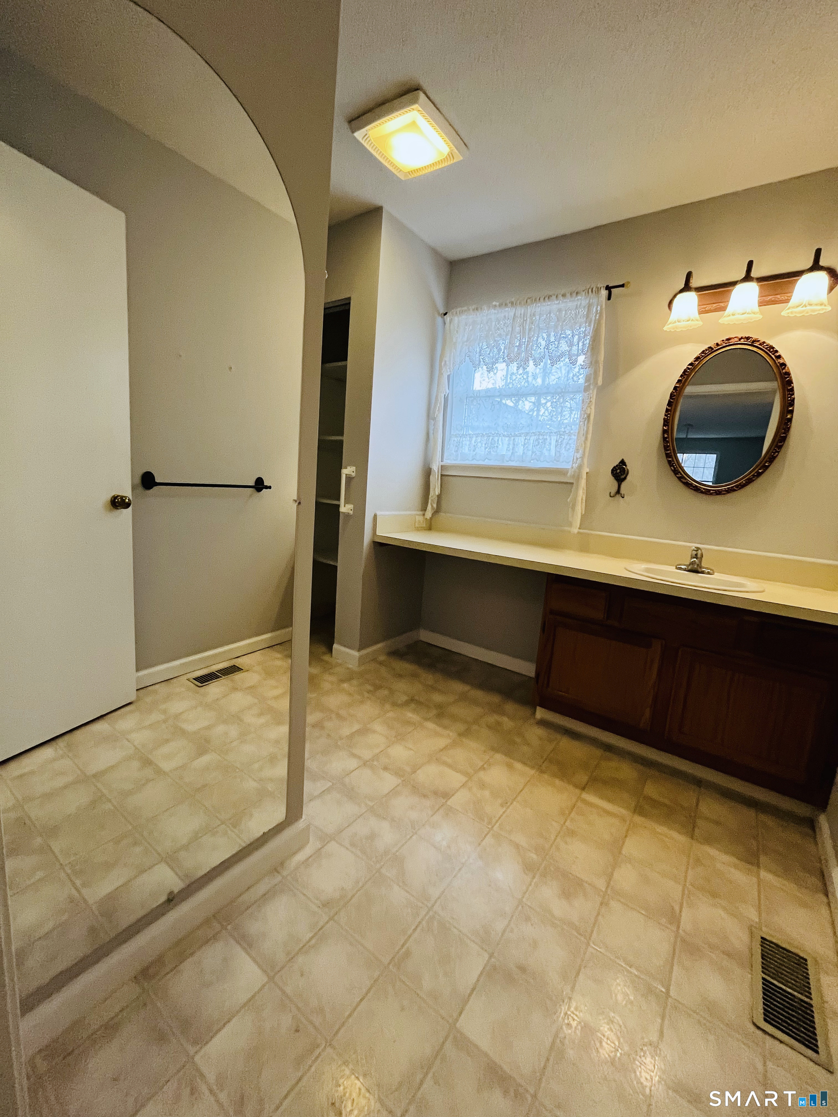 190 Tomlinson Avenue Plainville CT 06062