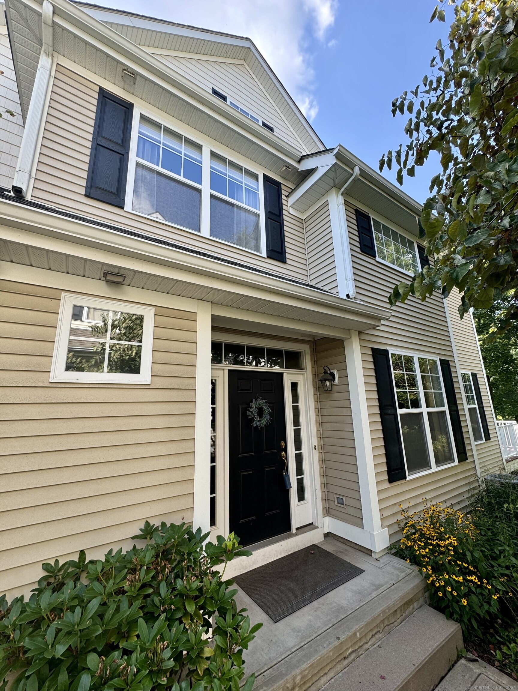 14 Park Place Circle West Hartford CT 06110