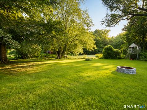 34 A Woodstock Road Pomfret CT 06259