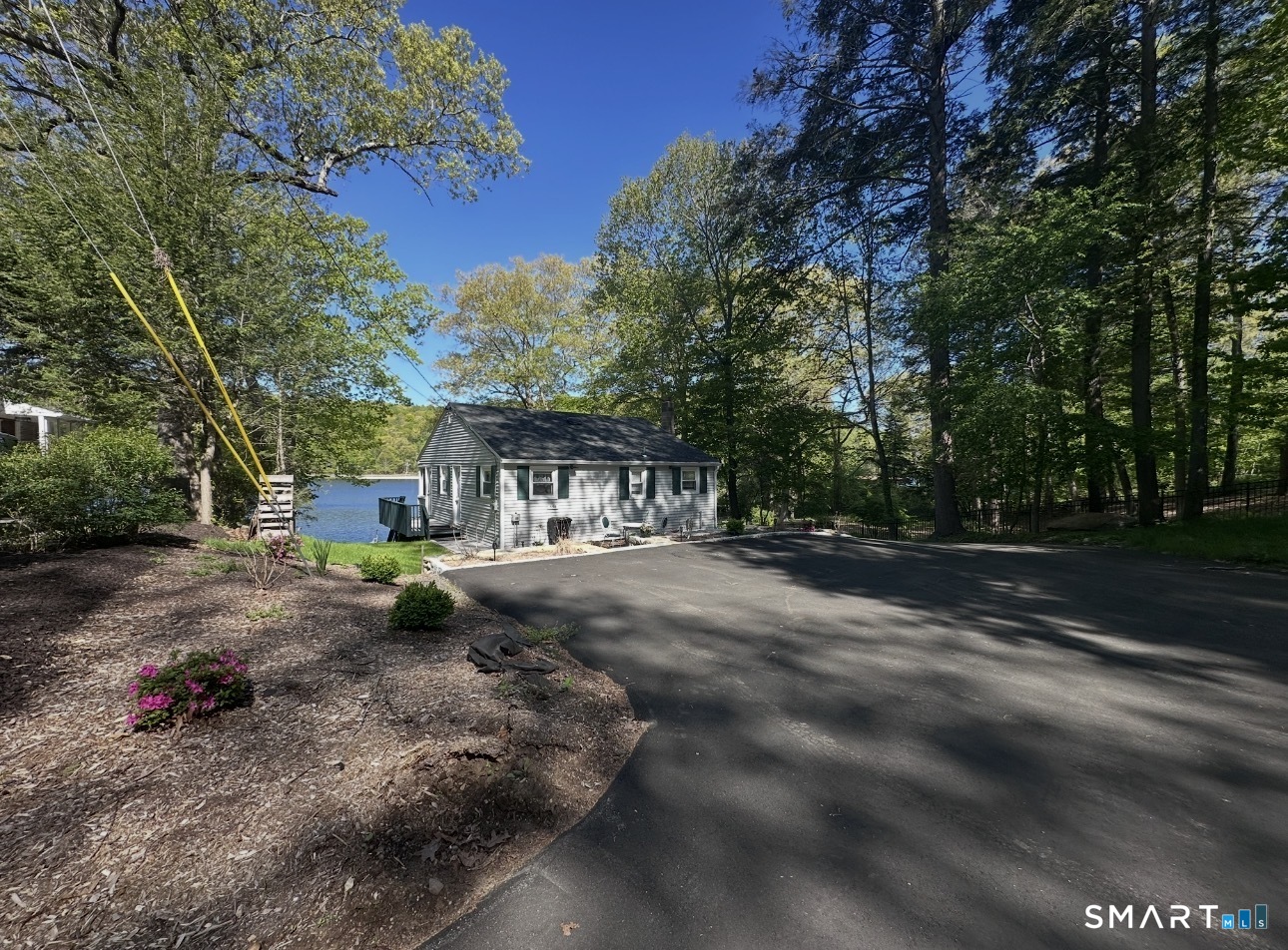 554 Lake Drive Guilford CT 06437