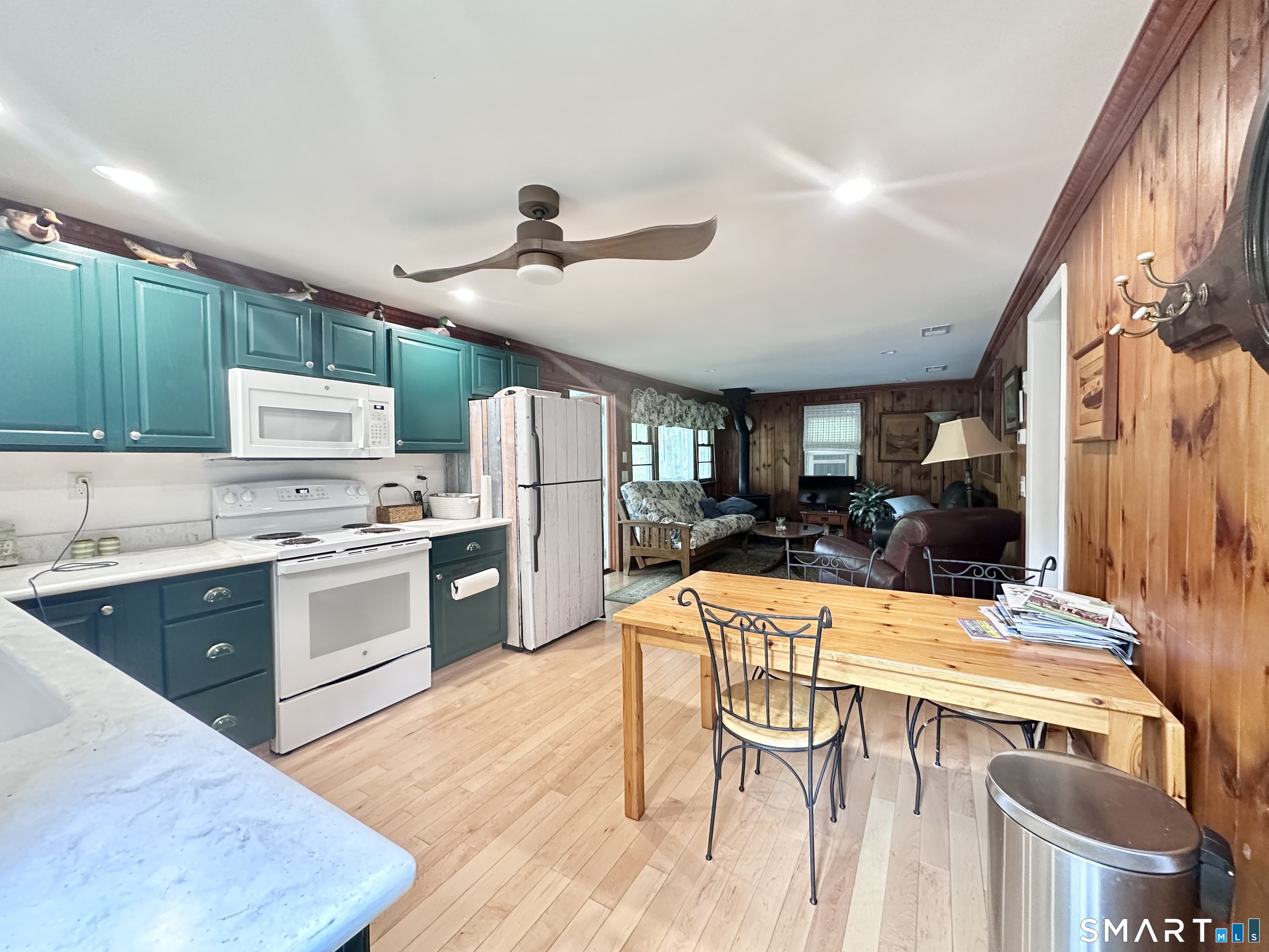 554 Lake Drive Guilford CT 06437