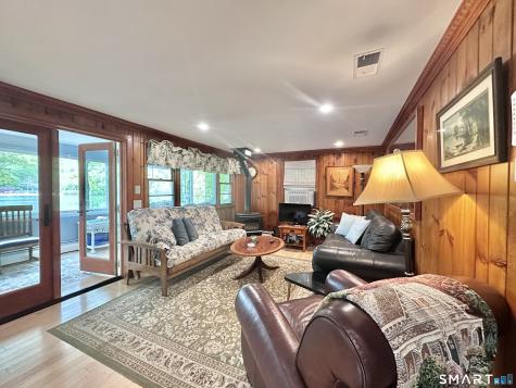 554 Lake Drive Guilford CT 06437