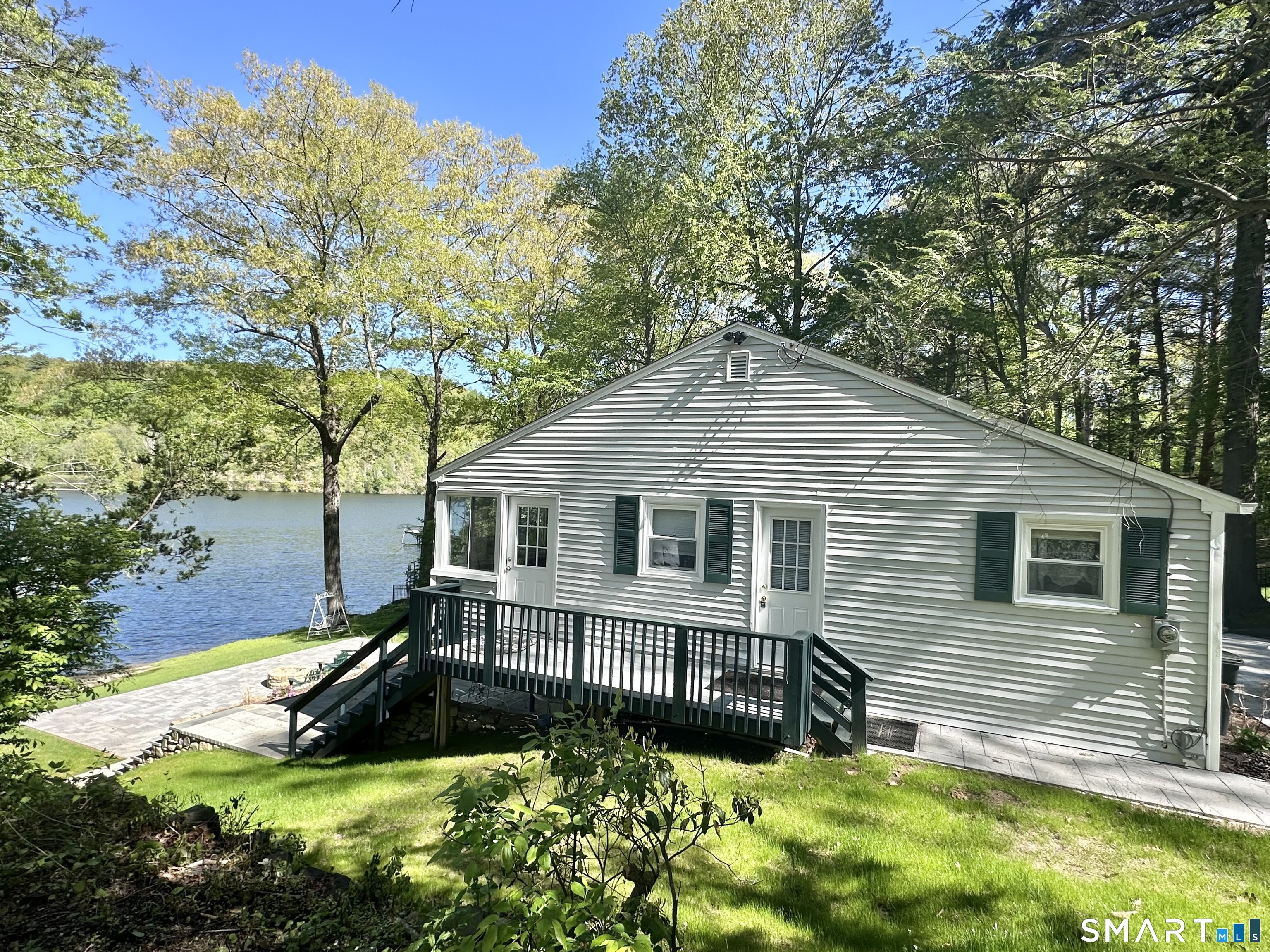 554 Lake Drive Guilford CT 06437