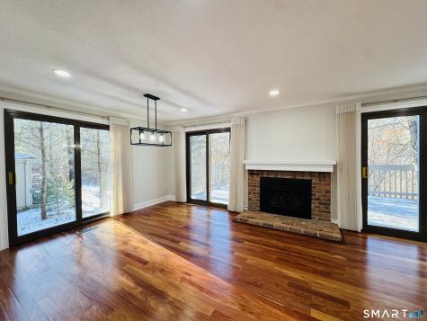 2 Highland Square Avon CT 06001