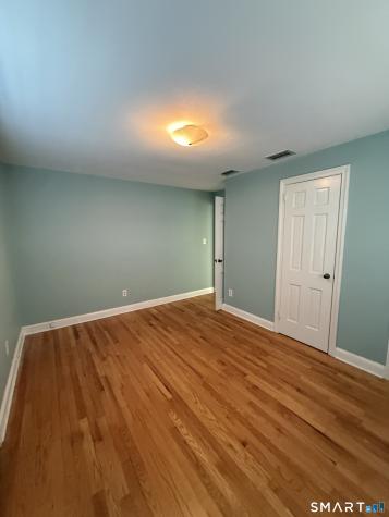81 Park Avenue Bloomfield CT 06002