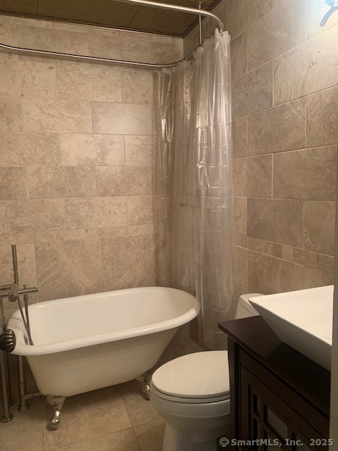 27 Canterbury Lane Avon CT 06001