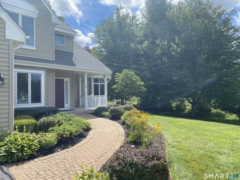 54 Winchester Drive North Haven CT 06473