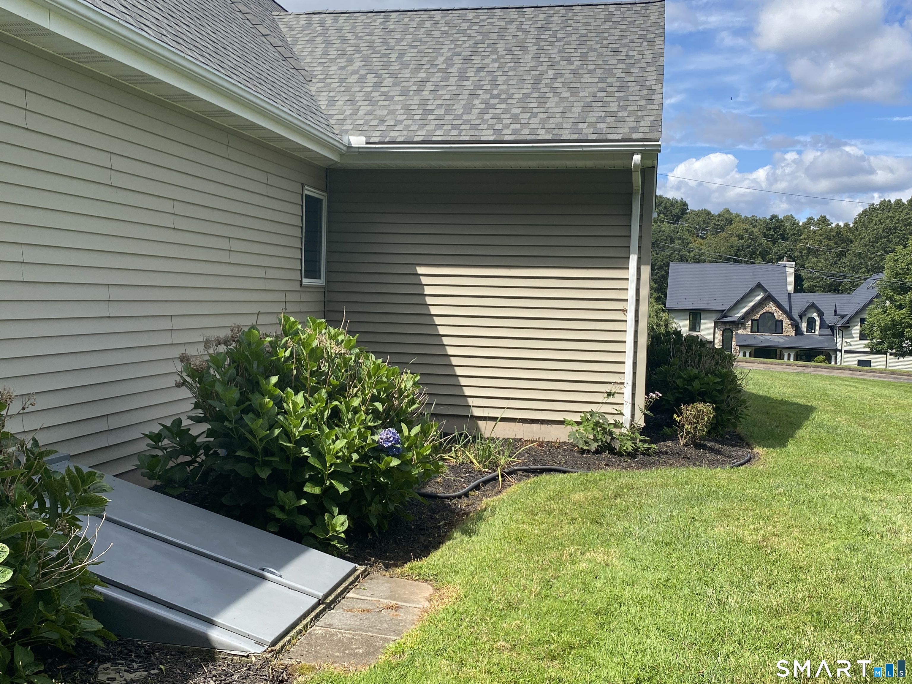 54 Winchester Drive North Haven CT 06473